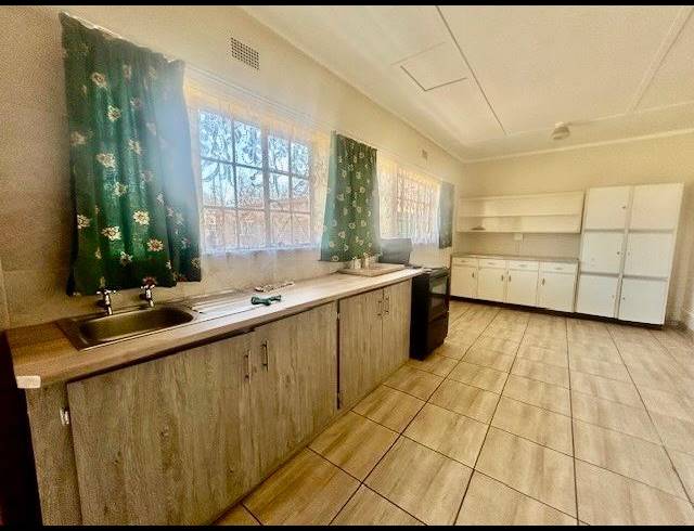 3 BEDROOM HOUSE FOR SALE IN VANDERBIJLPARK CW 5